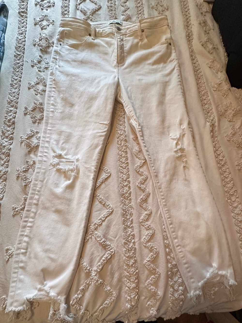 Abercrombie & Fitch Off-White High-Rise Skinny Ankle Jeans